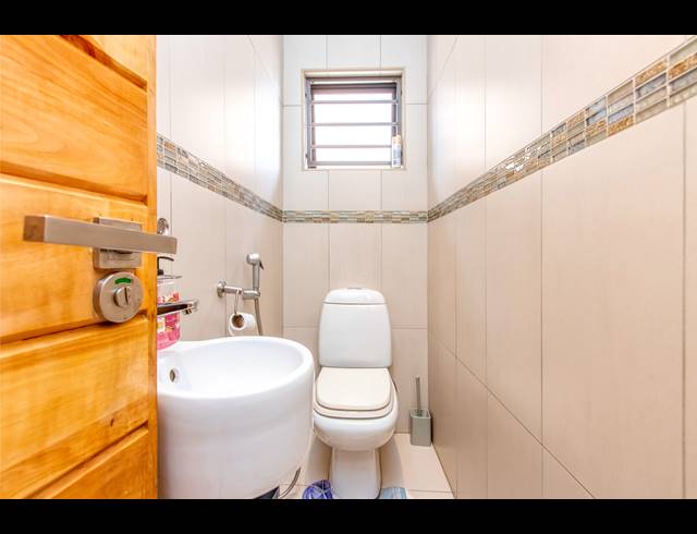 4 BEDROOM FREEHOLD FOR SALE IN MARLBORO GARDENS